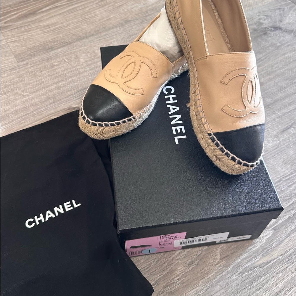 CHANEL Espadrilles Lambskin Beige/Black